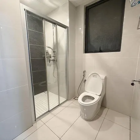 Muji Full Seaview Royal Strand With 2Carparks Foc Netflix Access And Youtube Premium 3Beds 3Bath For 6-12Pax By Minshuku Johor Bahru Exterior photo