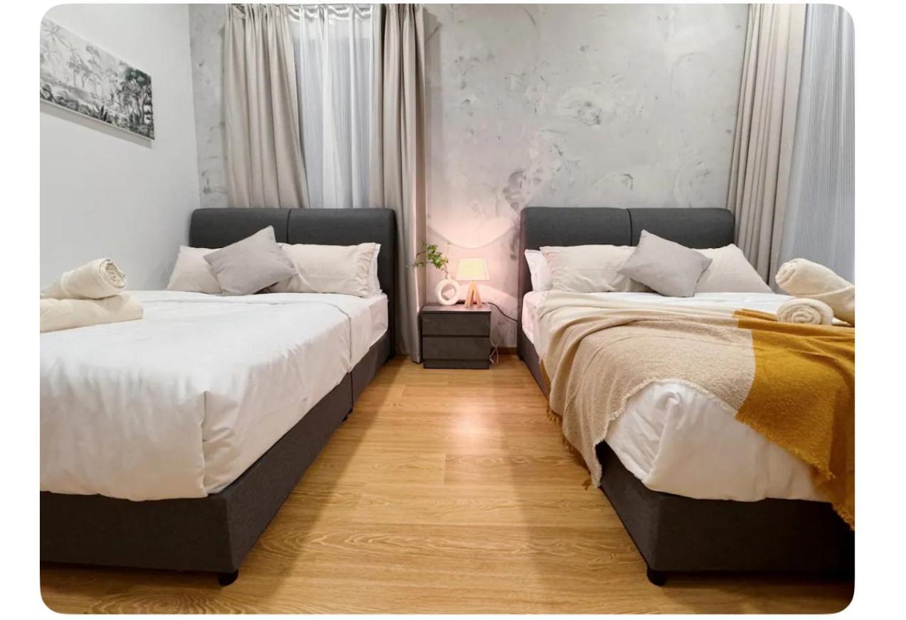 Apartment Muji Full Seaview Royal With 2carparks Foc Netflix Access And Youtube Premium 3beds 3bath For 6-12pax By Minshuku *