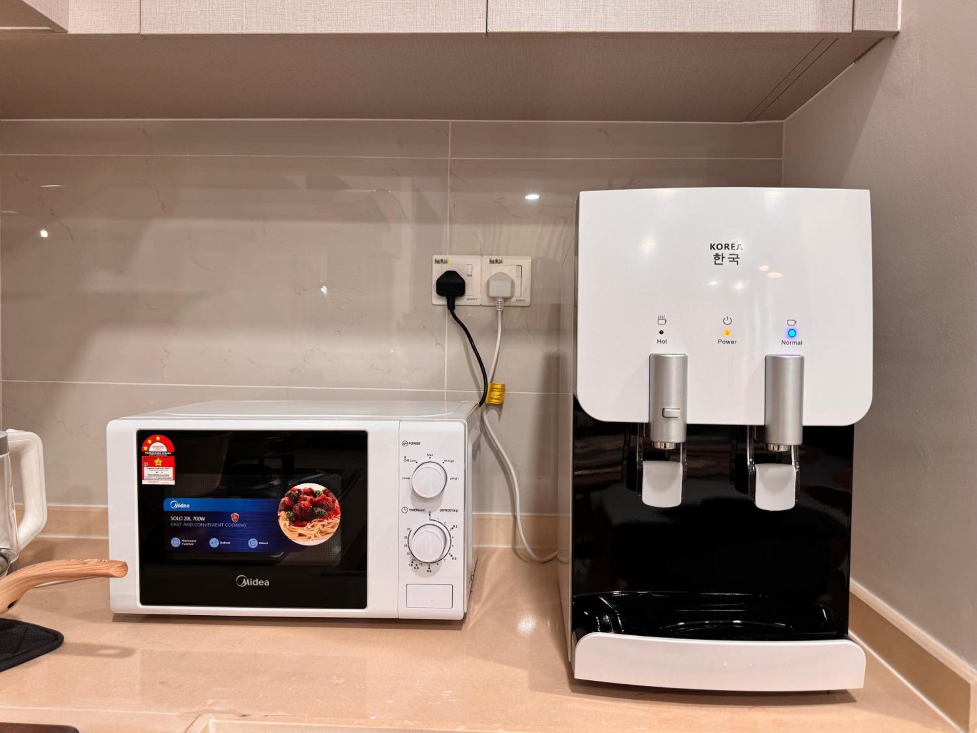 Muji Full Seaview Royal With 2carparks Foc Netflix Access And Youtube Premium 3beds 3bath For 6-12pax By Minshuku Apartment