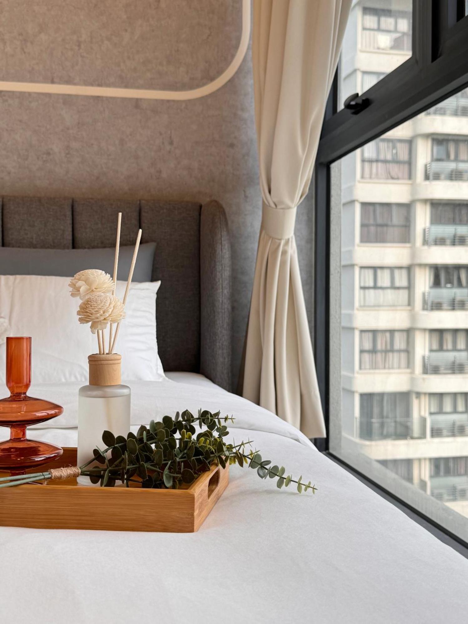 Muji Full Seaview Royal With 2carparks Foc Netflix Access And Youtube Premium 3beds 3bath For 6-12pax By Minshuku *