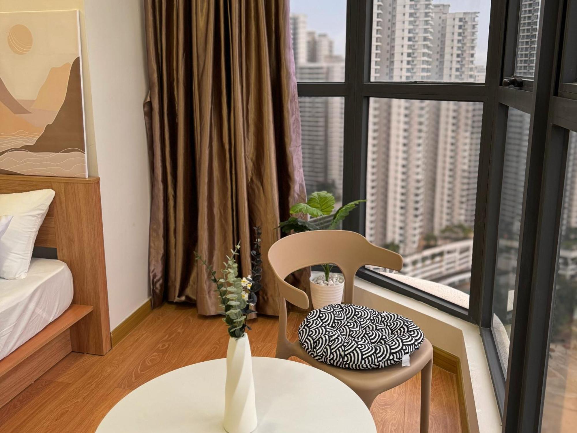 Muji Full Seaview Royal With 2carparks Foc Netflix Access And Youtube Premium 3beds 3bath For 6-12pax By Minshuku