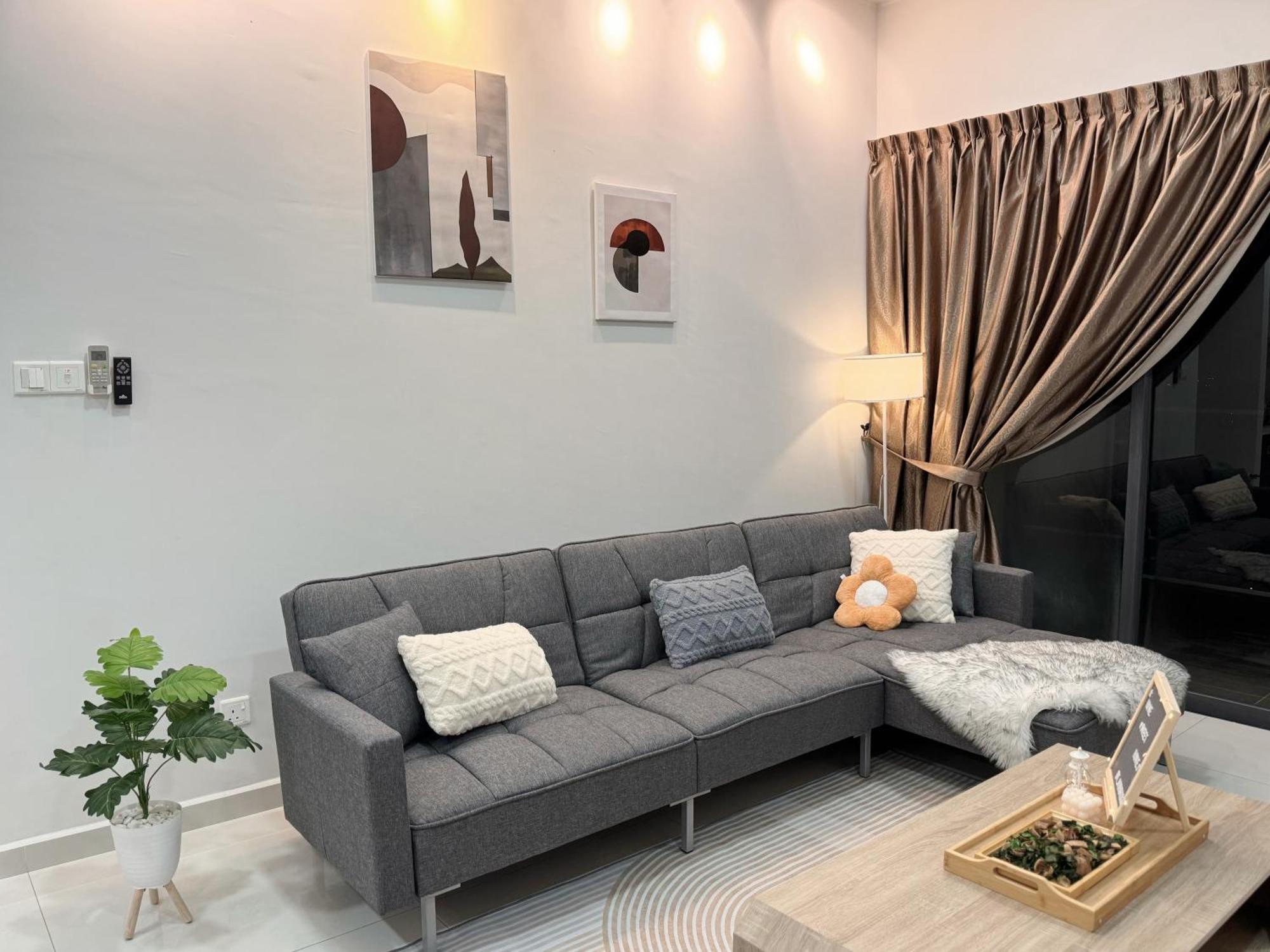 Apartment Muji Full Seaview Royal With 2carparks Foc Netflix Access And Youtube Premium 3beds 3bath For 6-12pax By Minshuku *